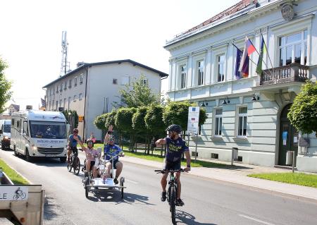 DEŽELAK CERKNICA 01 FOTO LJUBO VUKELIČ